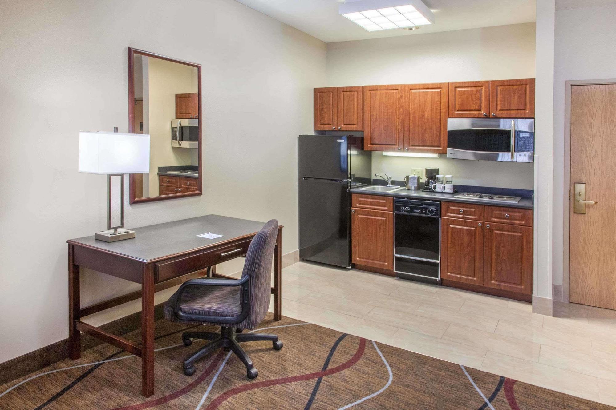 Hawthorn Extended Stay By Wyndham Bloomington Exterior photo